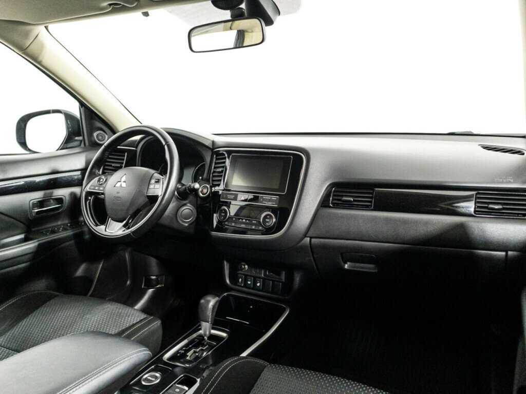 Mitsubishi Outlander с пробегом — 2018 год. Фото: #8