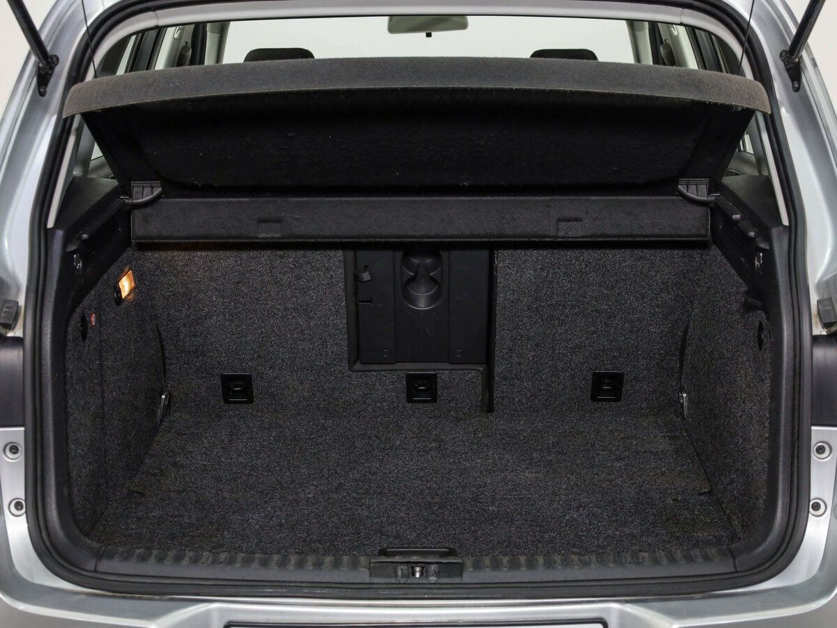 Volkswagen Tiguan с пробегом — 2011 год. Фото: #26