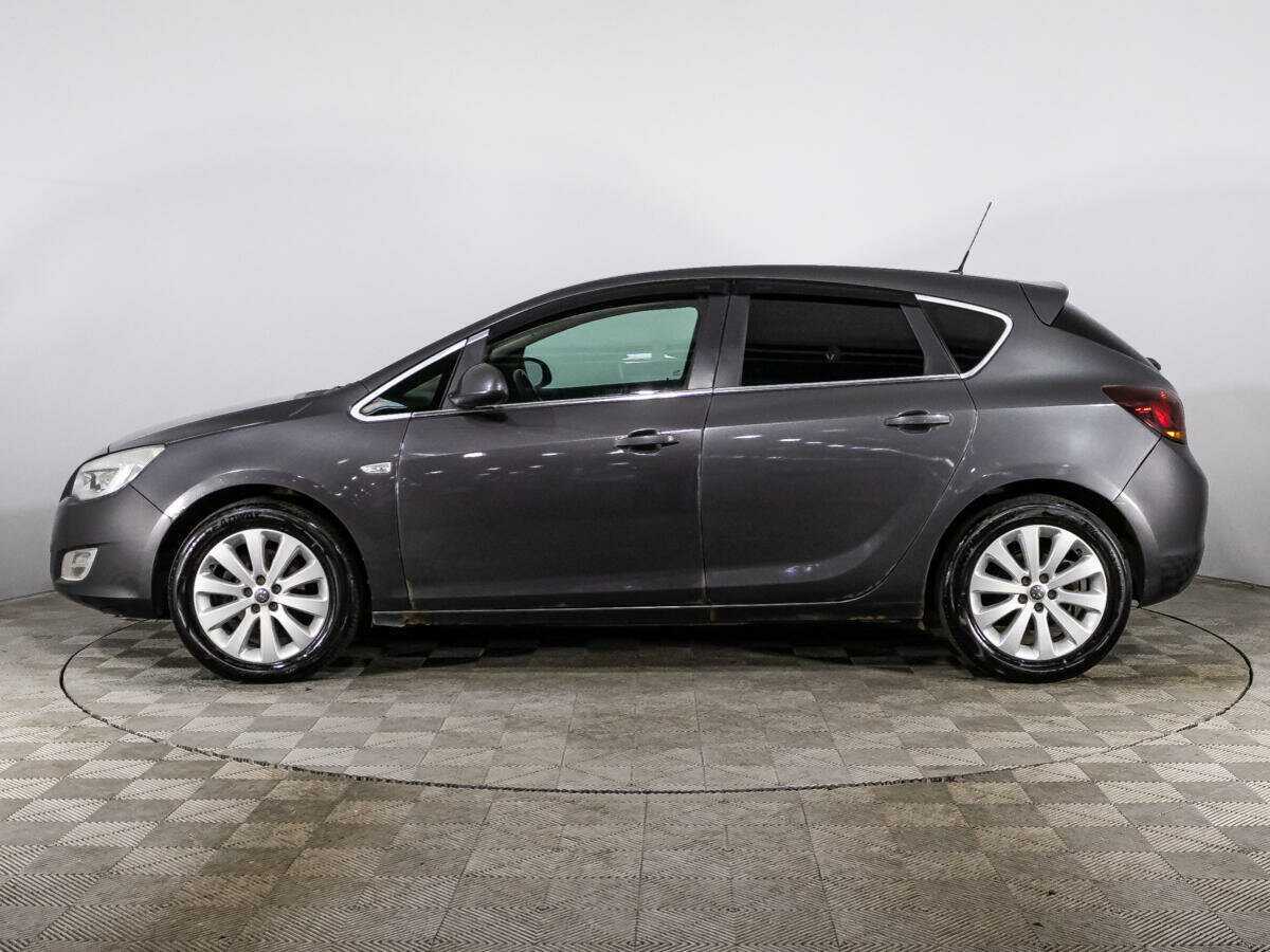 Opel Astra с пробегом — 2012 год. Фото: #7