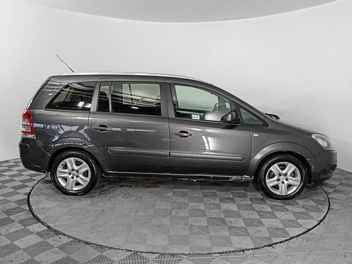 Opel Zafira с пробегом — 2012 год. Фото: #3
