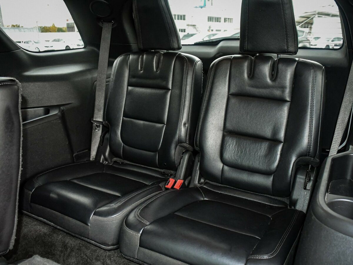 Ford Explorer с пробегом — 2012 год. Фото: #13