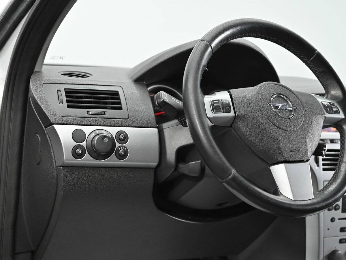 Opel Astra с пробегом — 2010 год. Фото: #8