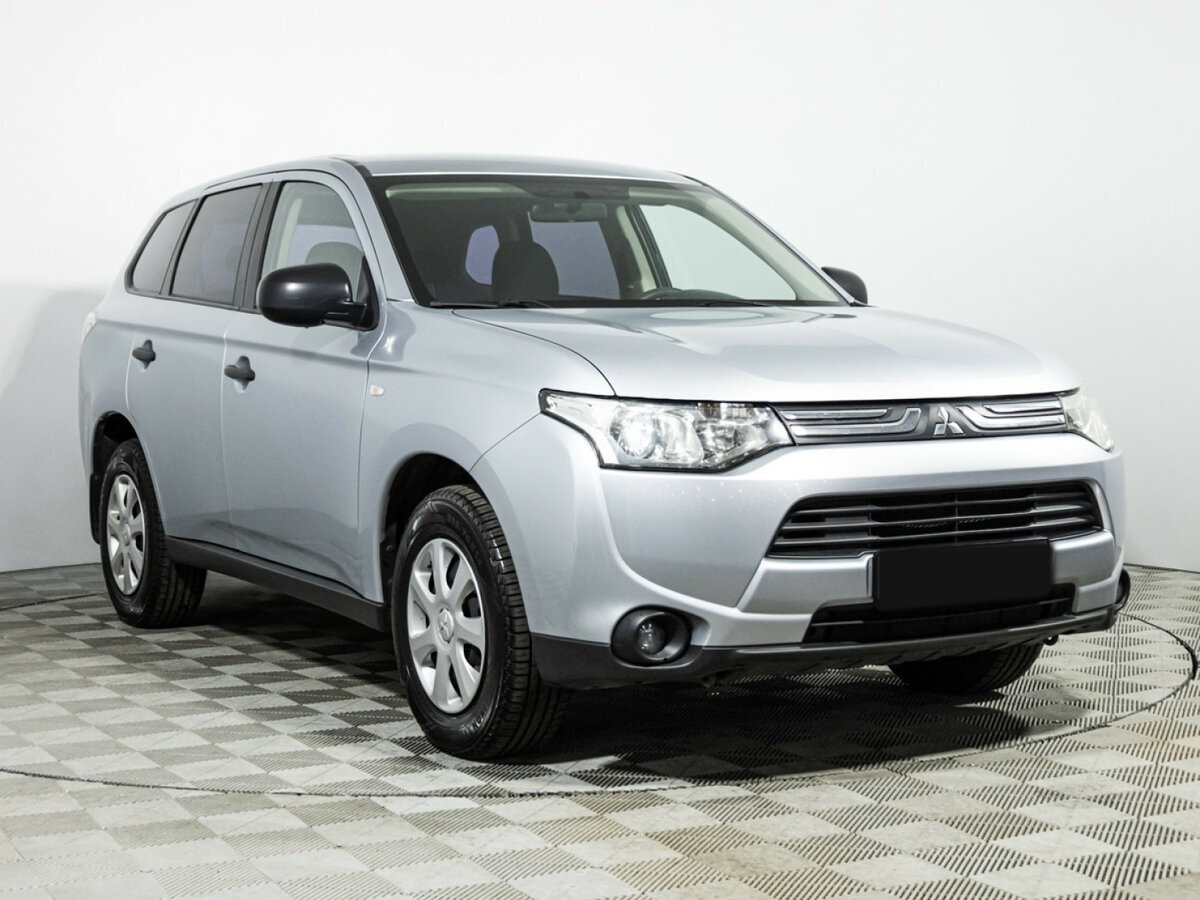 Mitsubishi Outlander с пробегом — 2013 год. Фото: #2