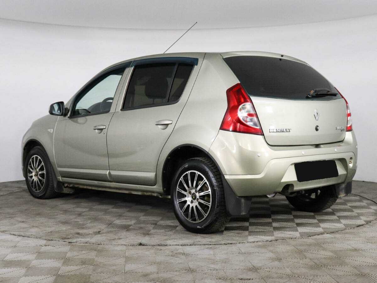 Renault Sandero с пробегом — 2011 год. Фото: #6