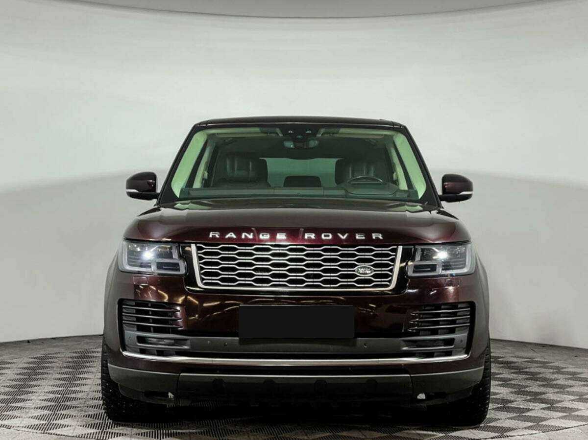 Land Rover Range Rover с пробегом — 2018 год. Фото: #1