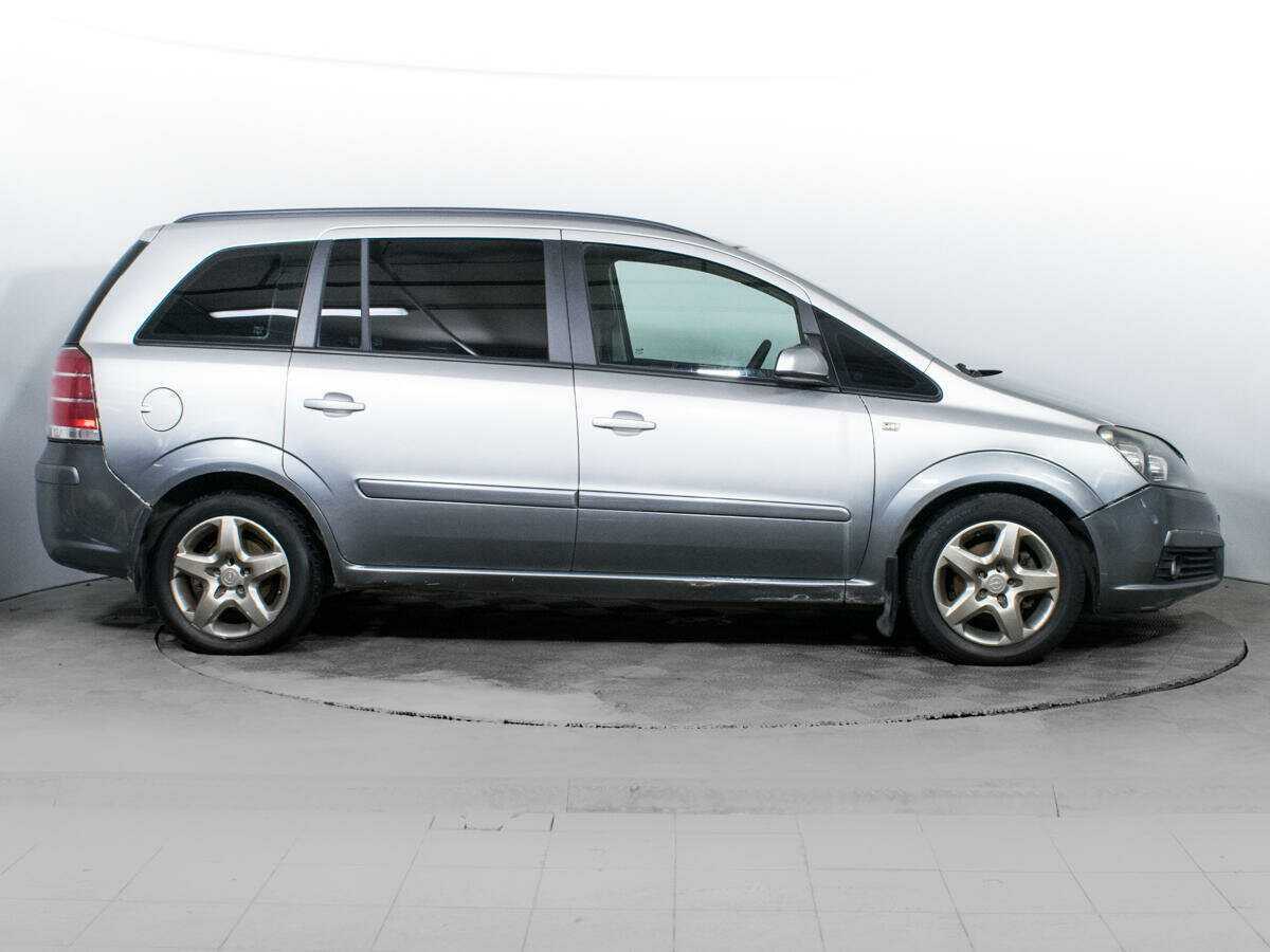 Opel Zafira с пробегом — 2007 год. Фото: #3
