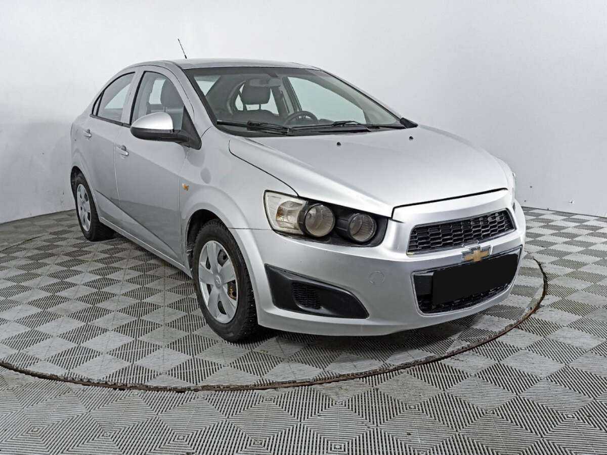 Chevrolet Aveo с пробегом — 2013 год. Фото: #2