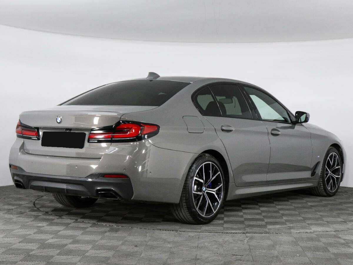 BMW 5 серии с пробегом — 2021 год. Фото: #1