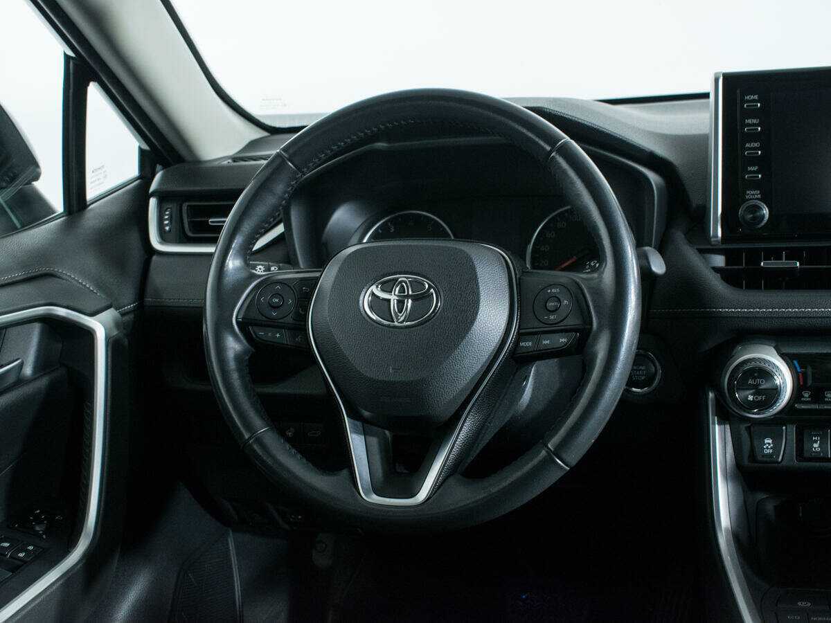 Toyota RAV4 с пробегом — 2020 год. Фото: #9