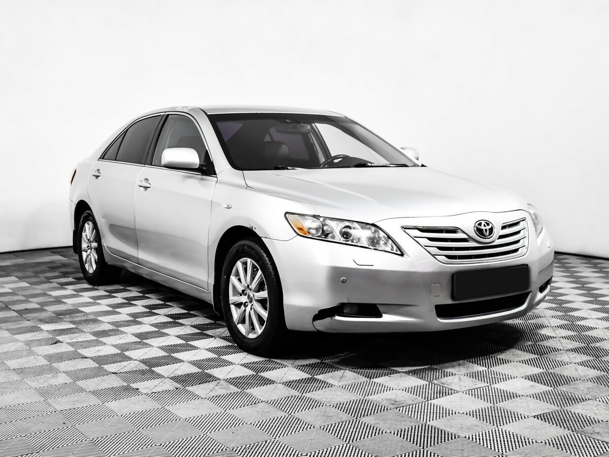 Toyota Camry с пробегом — 2008 год. Фото: #2