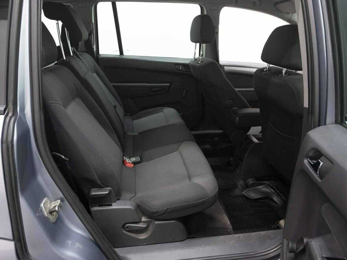 Opel Zafira с пробегом — 2007 год. Фото: #10