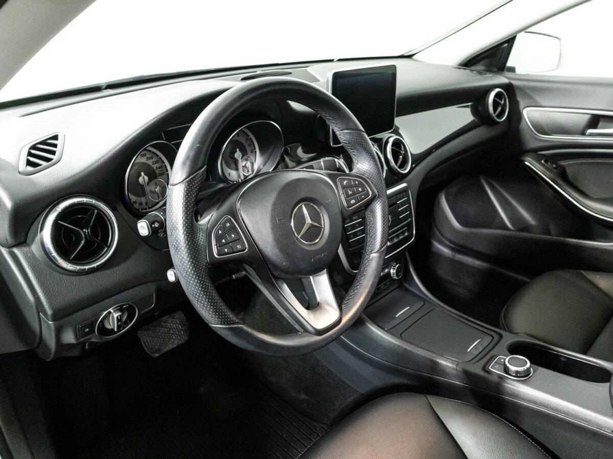 Mercedes-Benz CLA с пробегом — 2015 год. Фото: #10
