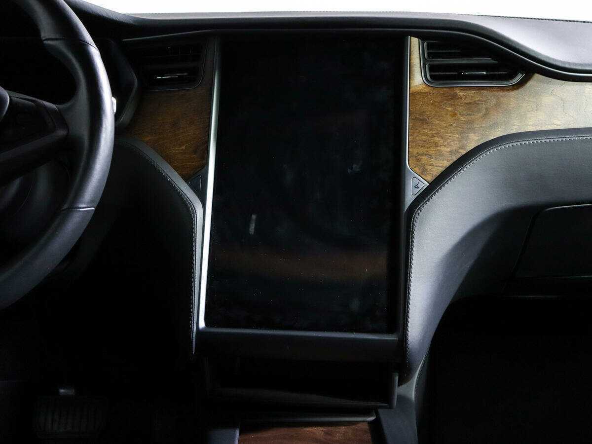 Tesla Model X с пробегом — 2020 год. Фото: #12