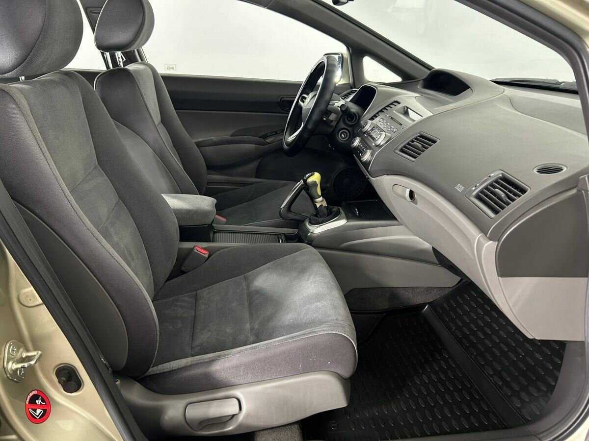 Honda Civic с пробегом — 2007 год. Фото: #12