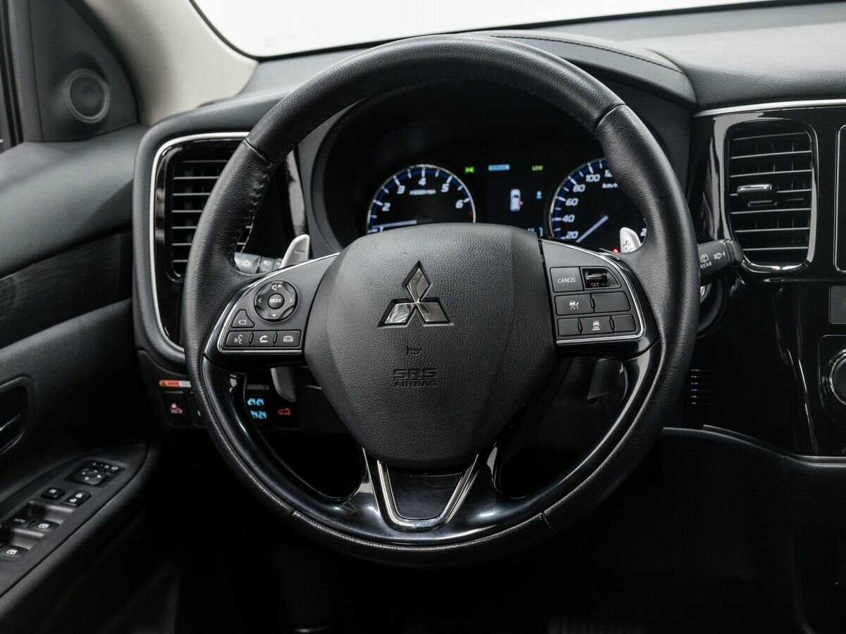 Mitsubishi Outlander с пробегом — 2018 год. Фото: #11