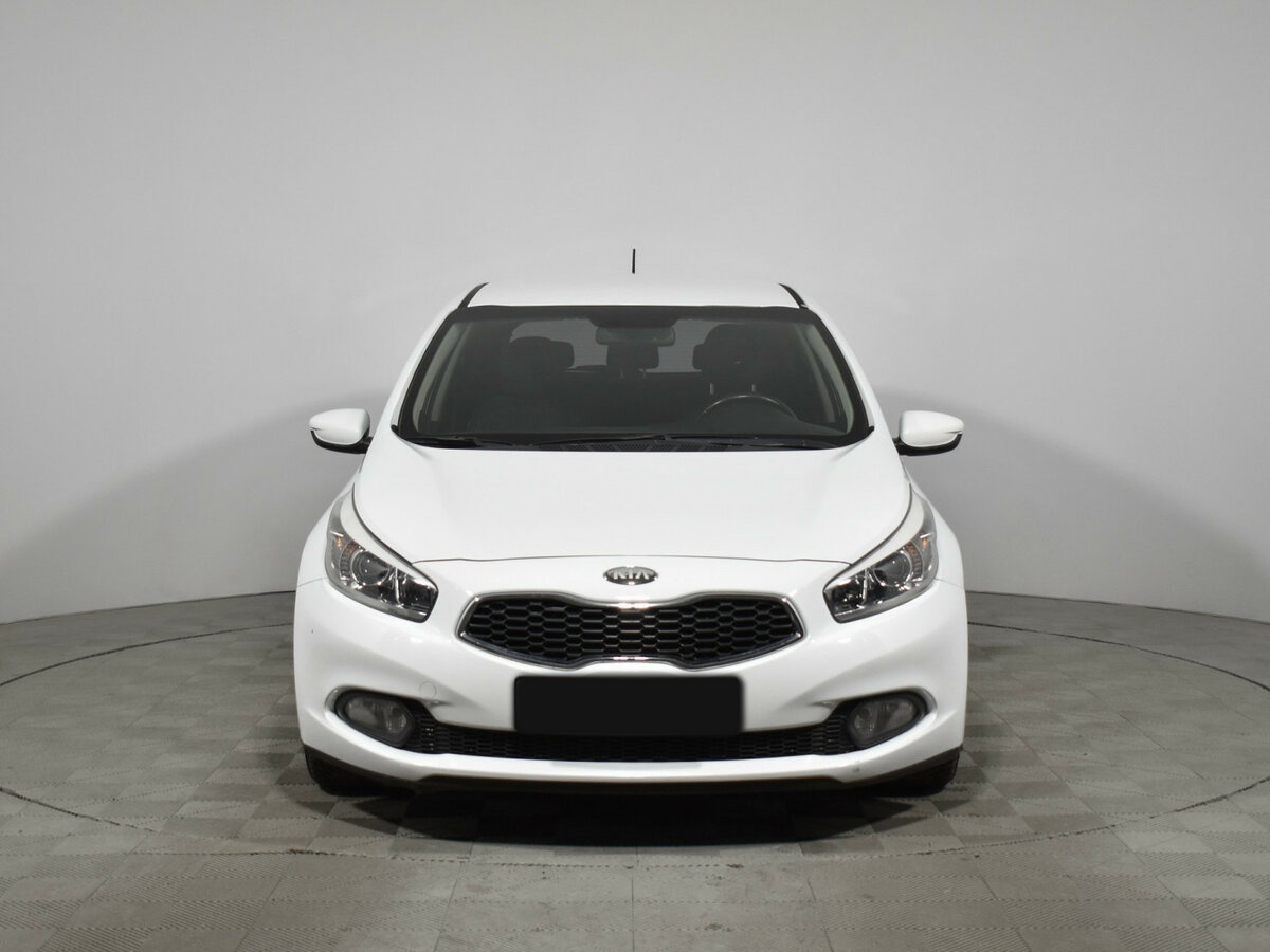 Kia Ceed с пробегом — 2013 год. Фото: #1
