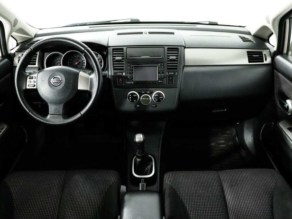 Nissan Tiida с пробегом — 2011 год. Фото: #9
