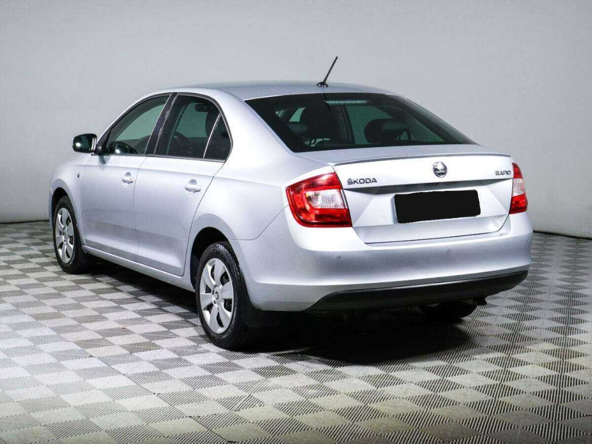 Skoda Rapid с пробегом — 2016 год. Фото: #5