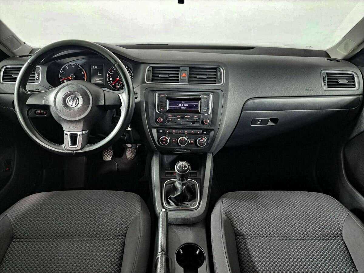 Volkswagen Jetta с пробегом — 2014 год. Фото: #11