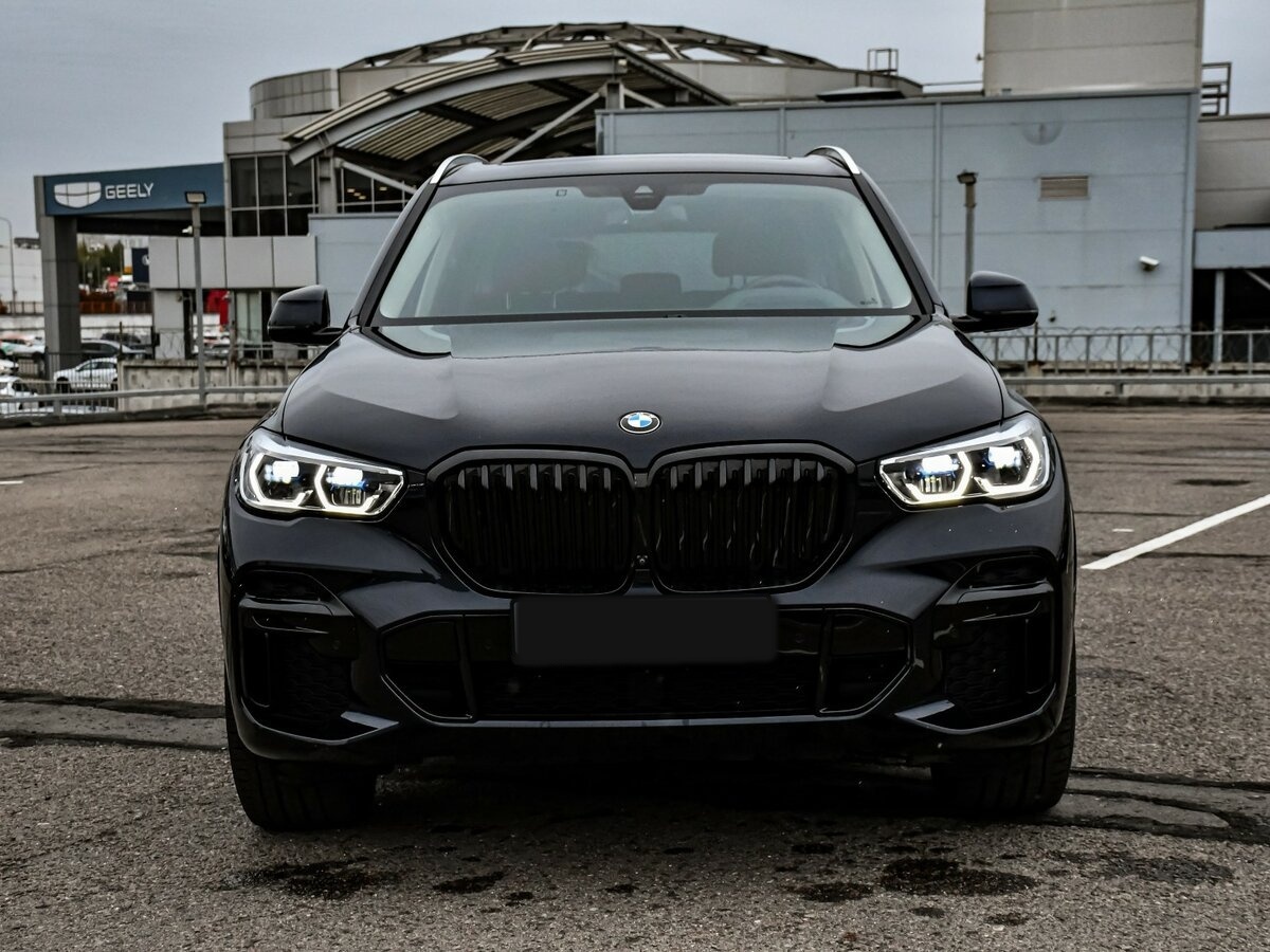 BMW X5 с пробегом — 2023 год. Фото: #1