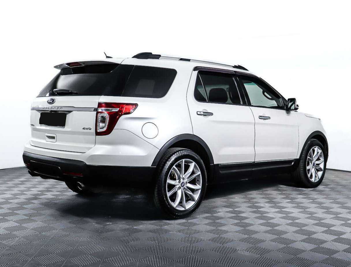 Ford Explorer с пробегом — 2012 год. Фото: #4