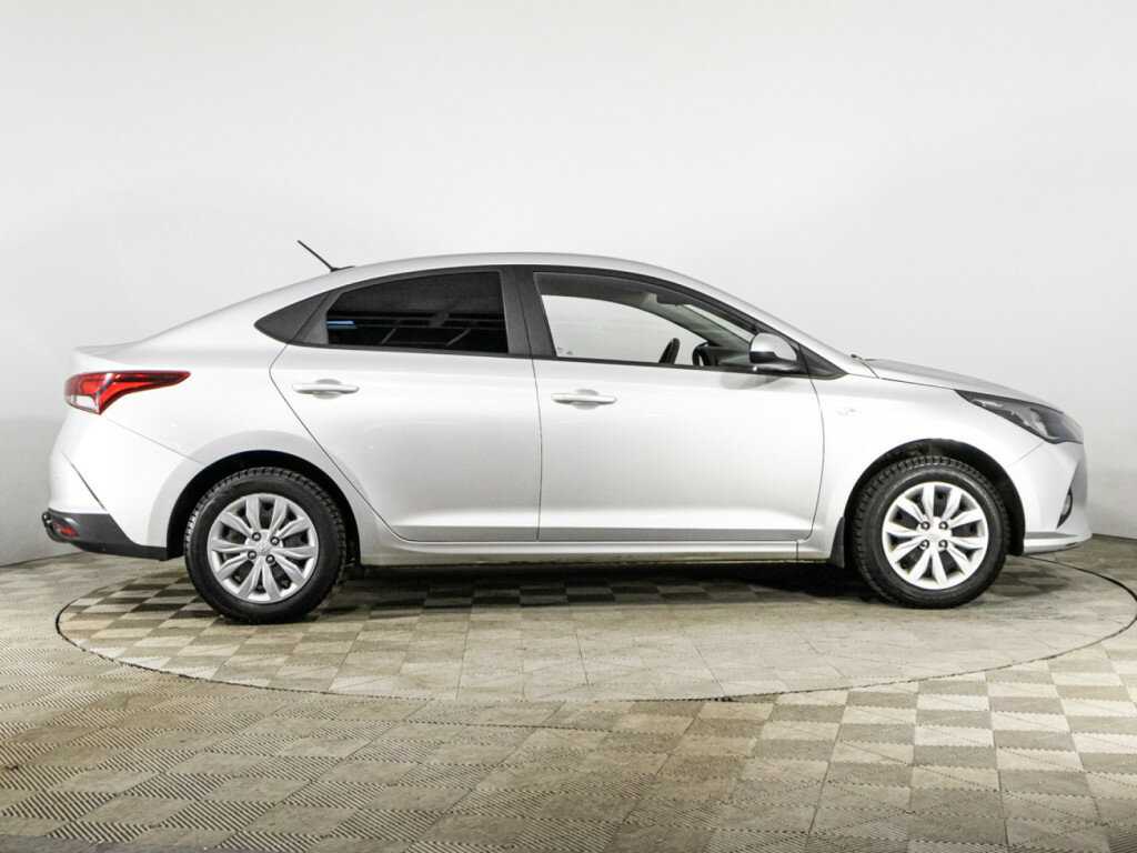 Hyundai Solaris с пробегом — 2020 год. Фото: #3