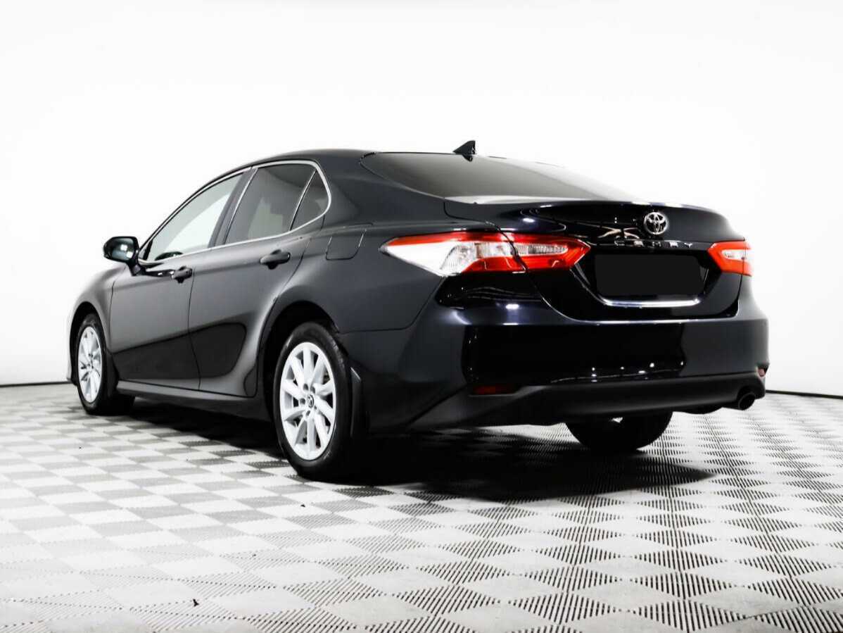 Toyota Camry с пробегом — 2019 год. Фото: #6