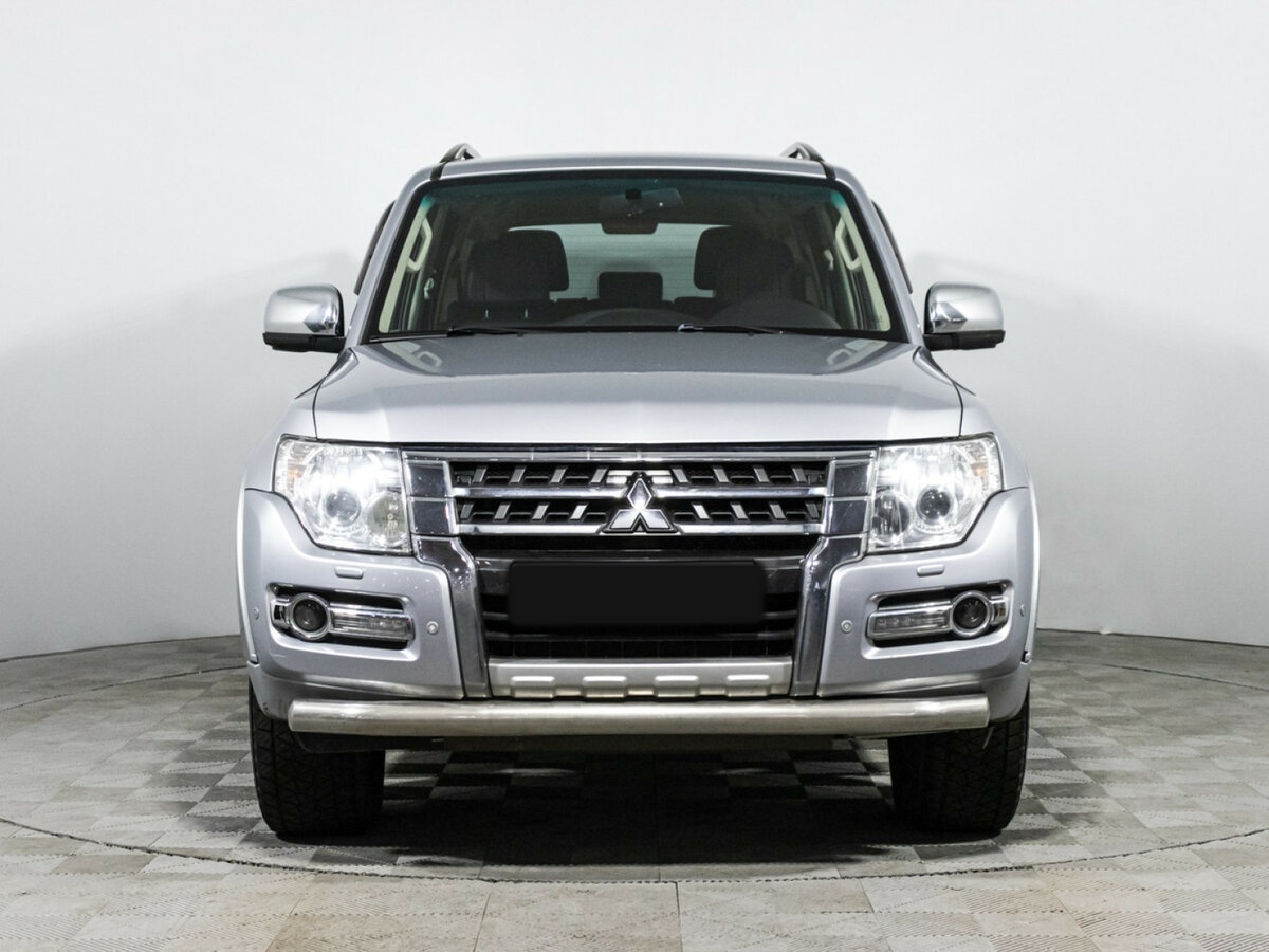 Mitsubishi Pajero с пробегом — 2015 год. Фото: #1