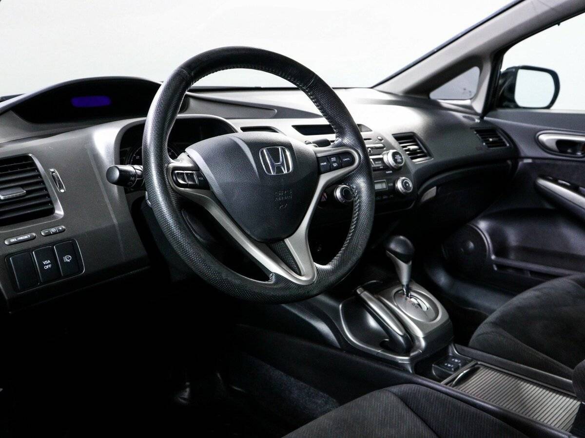 Honda Civic с пробегом — 2011 год. Фото: #13