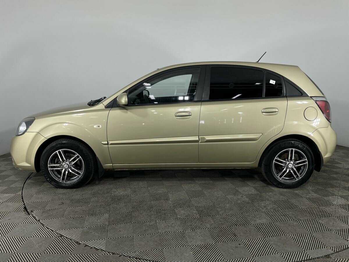 Kia Rio с пробегом — 2010 год. Фото: #4