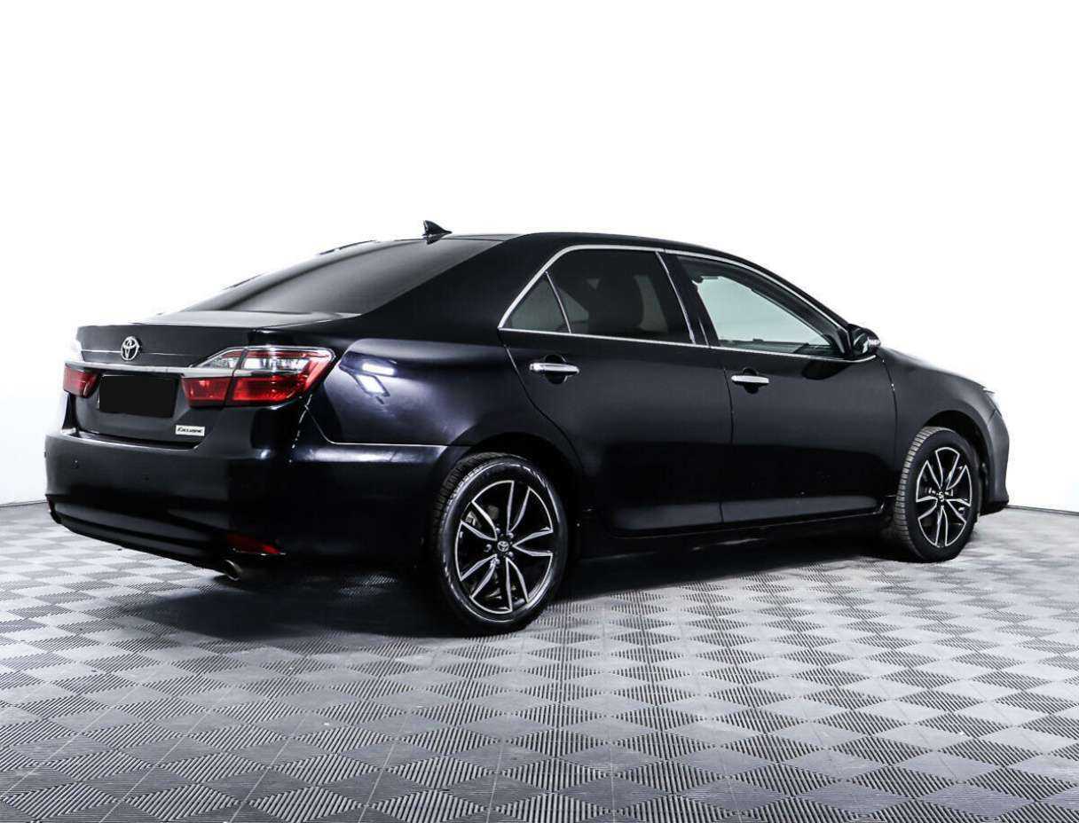 Toyota Camry с пробегом — 2017 год. Фото: #4