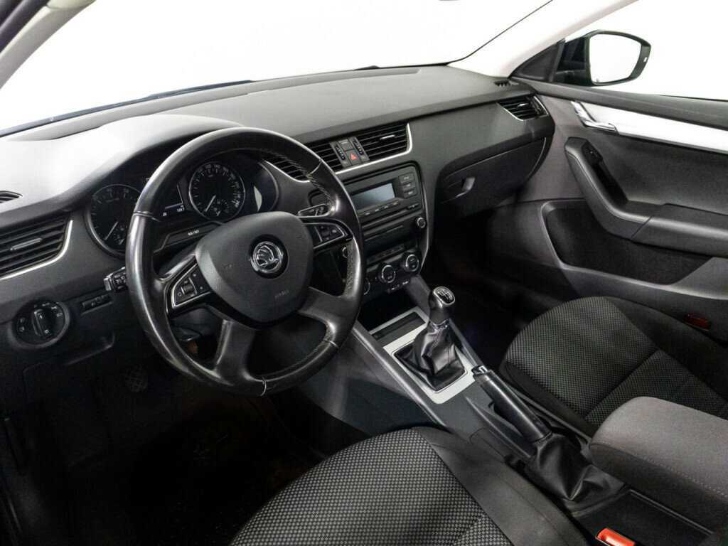 Skoda Octavia с пробегом — 2013 год. Фото: #10