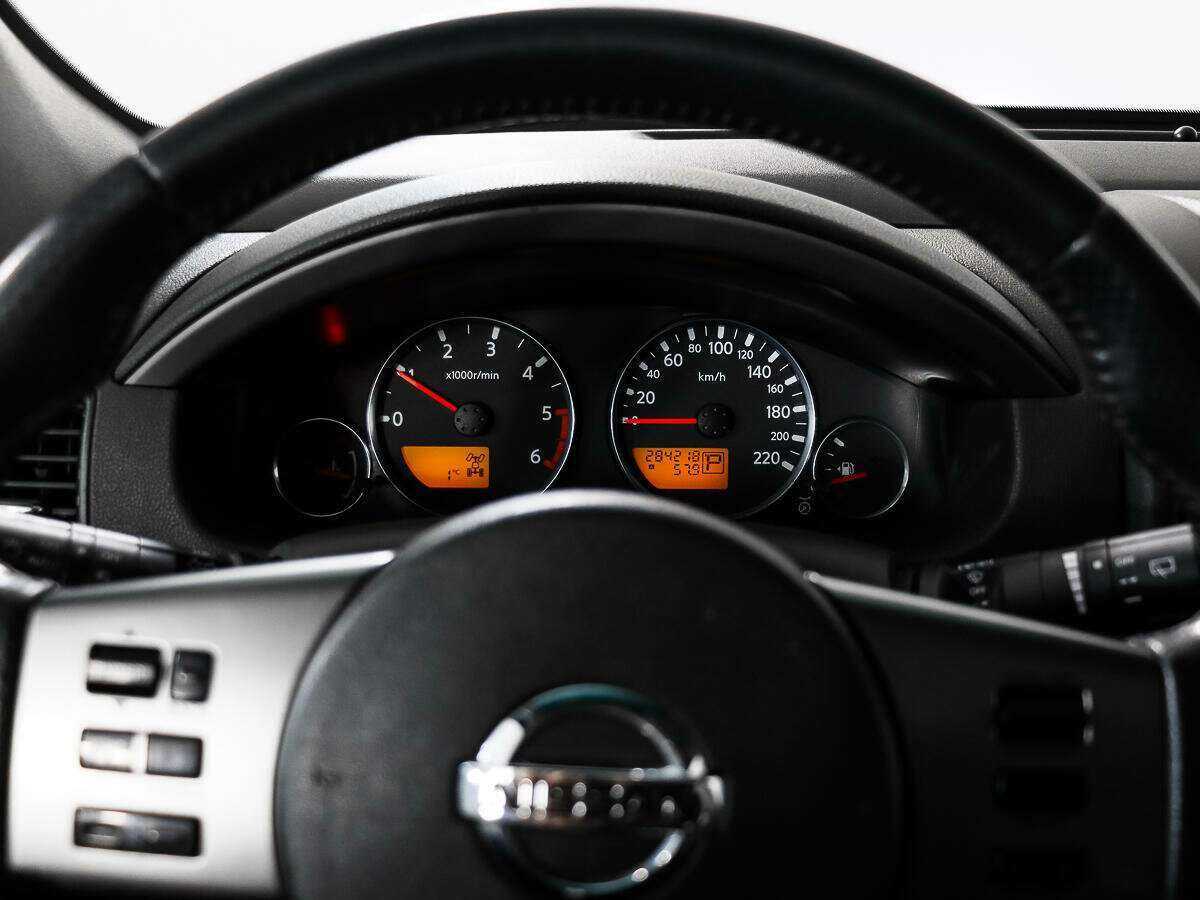 Nissan Pathfinder с пробегом — 2006 год. Фото: #17