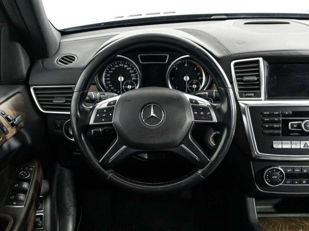 Mercedes-Benz GL-Класс с пробегом — 2015 год. Фото: #24