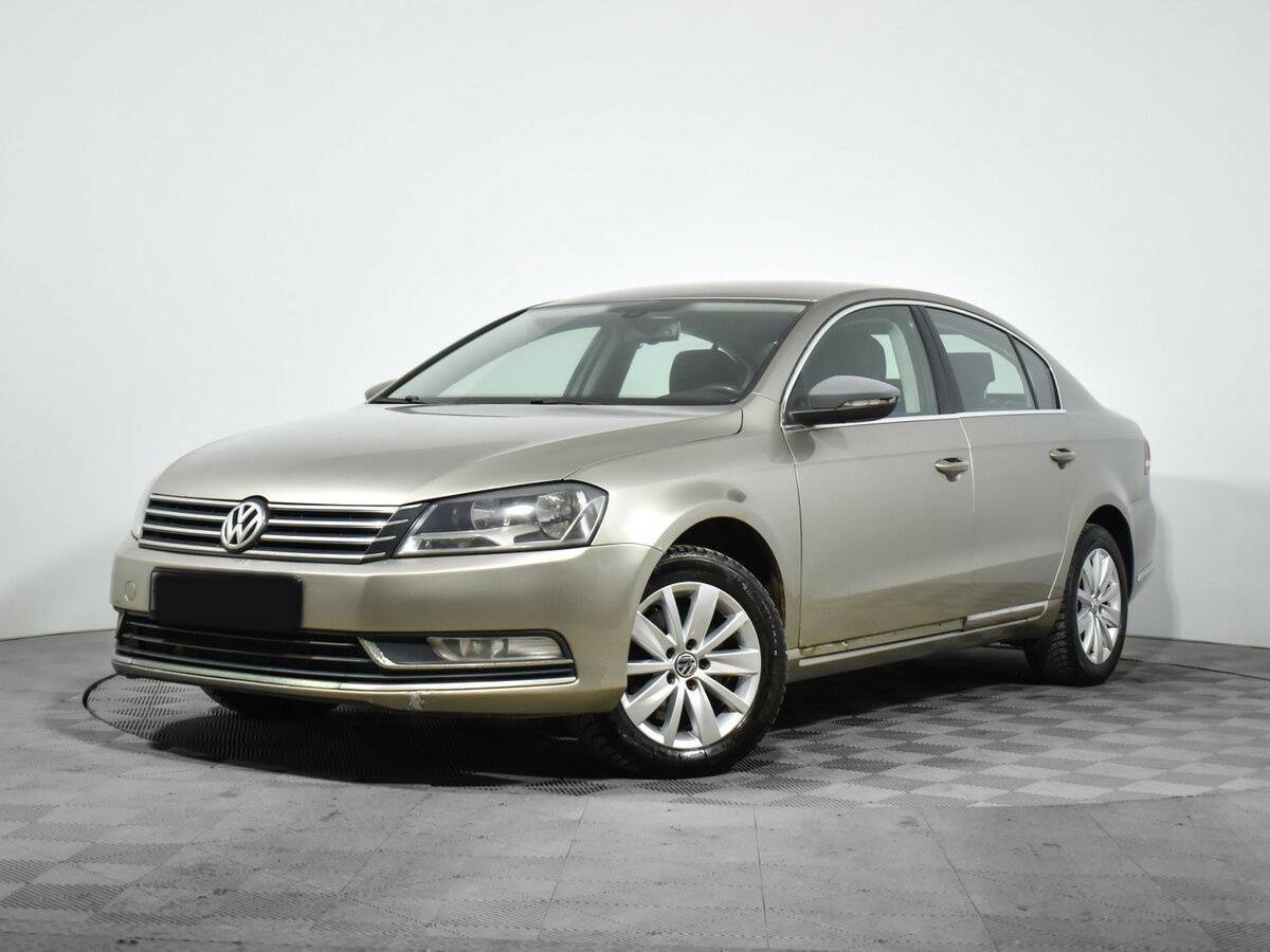 Volkswagen Passat с пробегом — 2012 год. Фото: #0