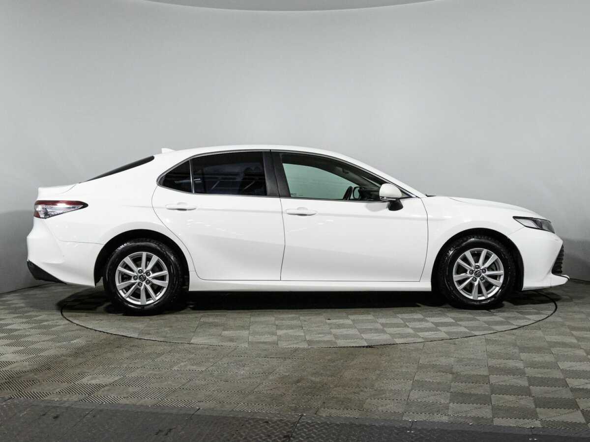Toyota Camry с пробегом — 2019 год. Фото: #3