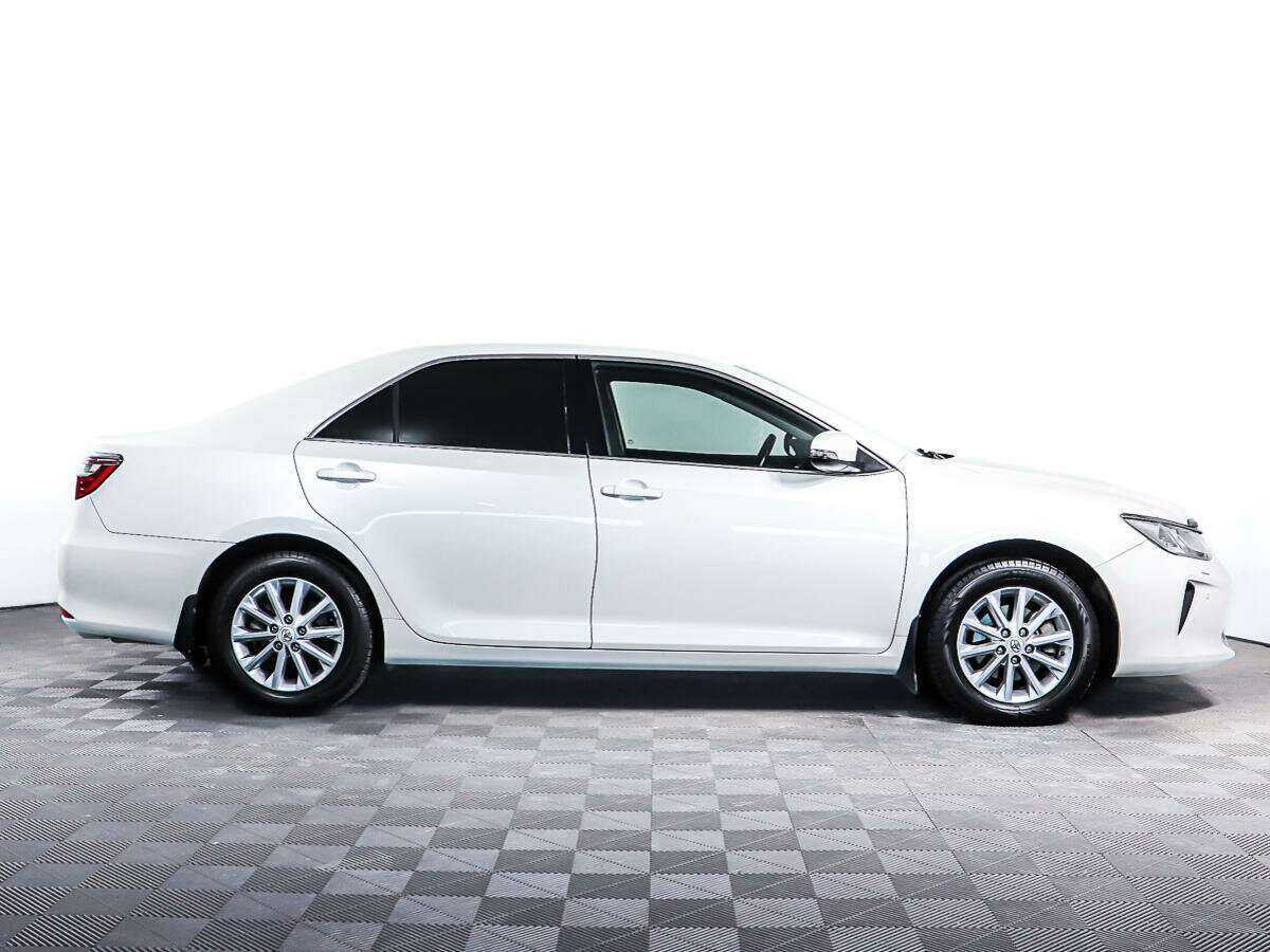 Toyota Camry с пробегом — 2014 год. Фото: #3