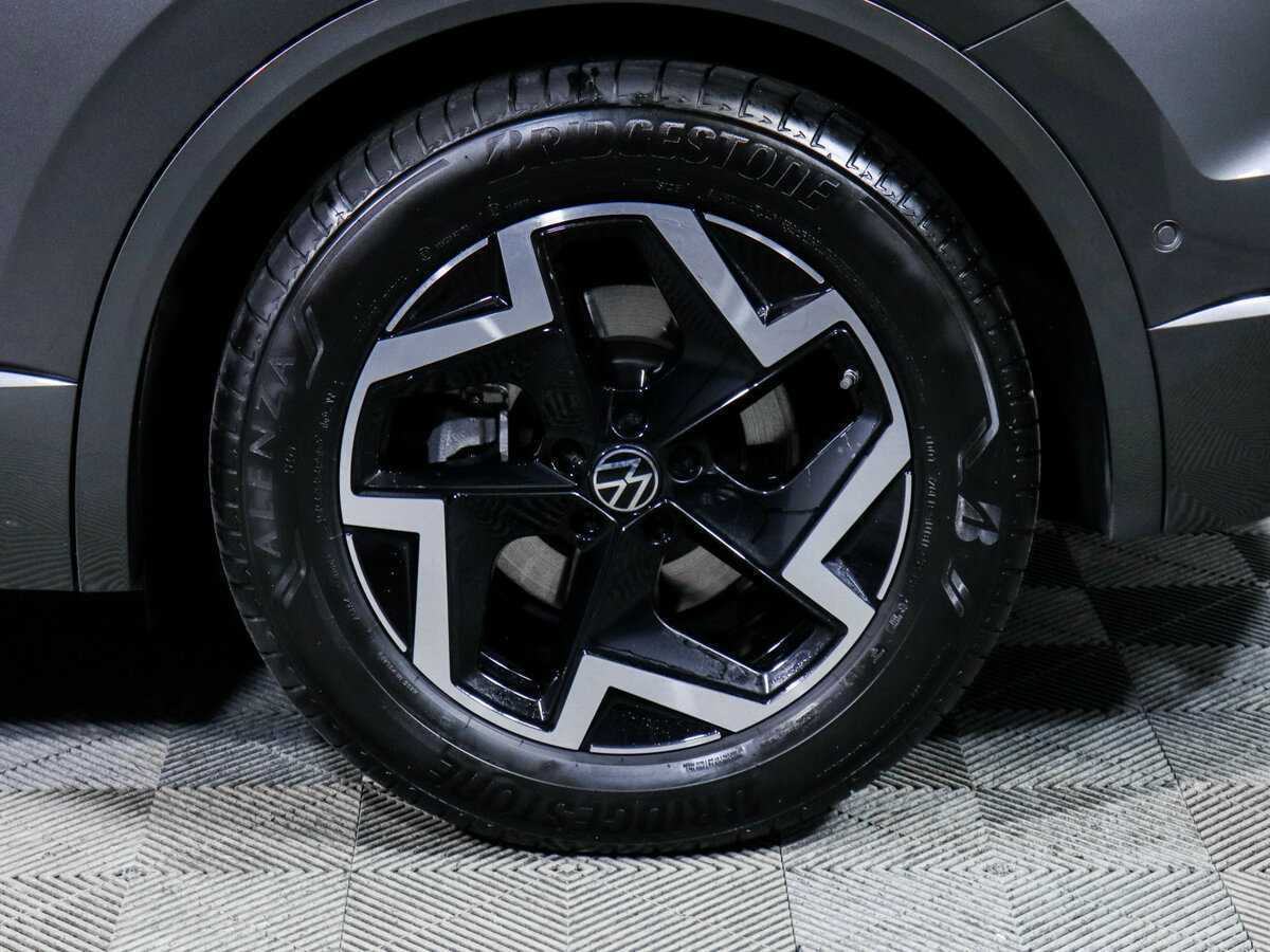 Volkswagen Touareg с пробегом — 2023 год. Фото: #14
