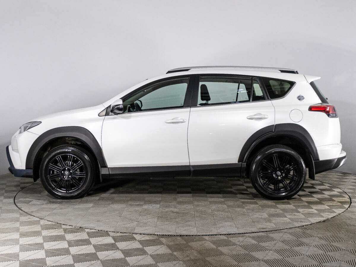 Toyota RAV4 с пробегом — 2018 год. Фото: #7