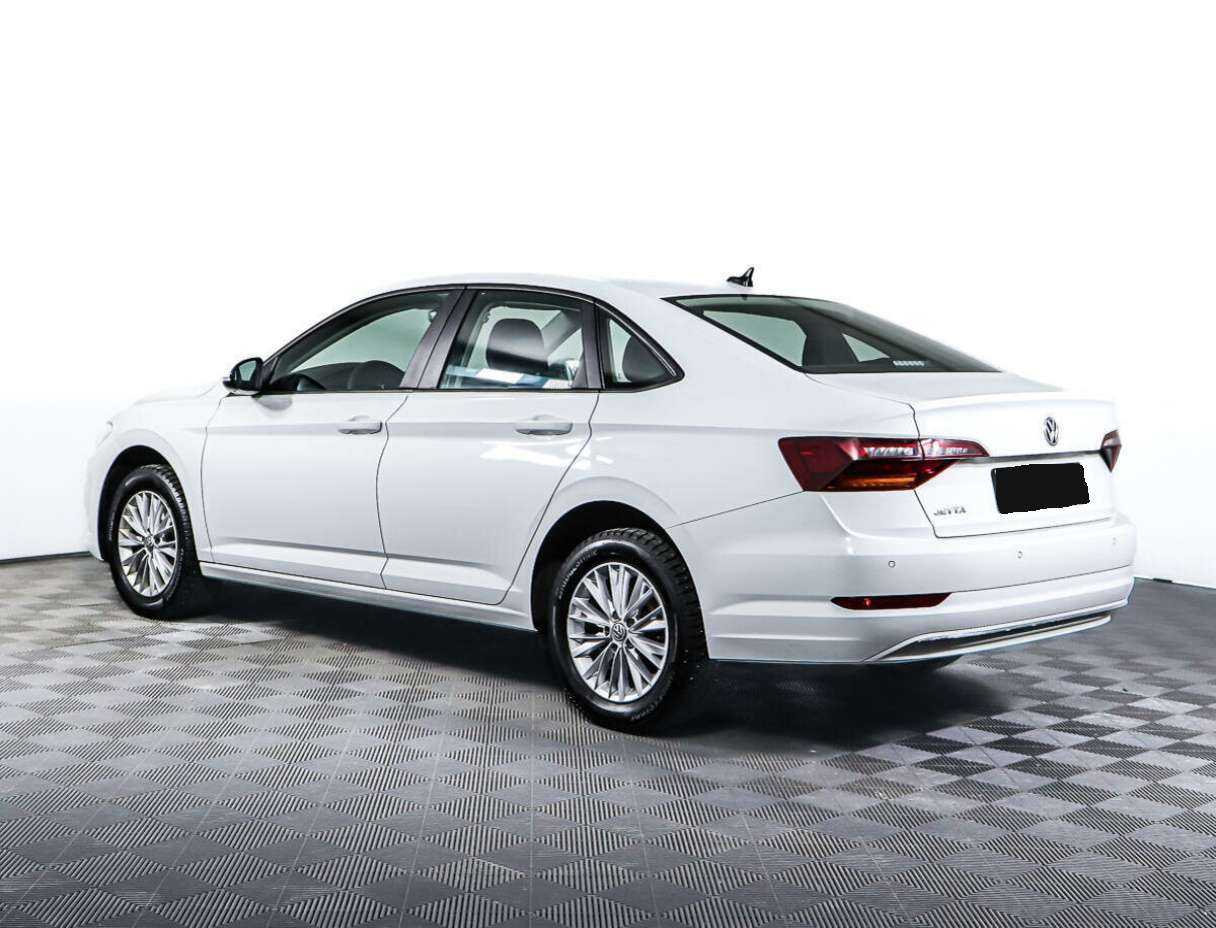 Volkswagen Jetta с пробегом — 2019 год. Фото: #6