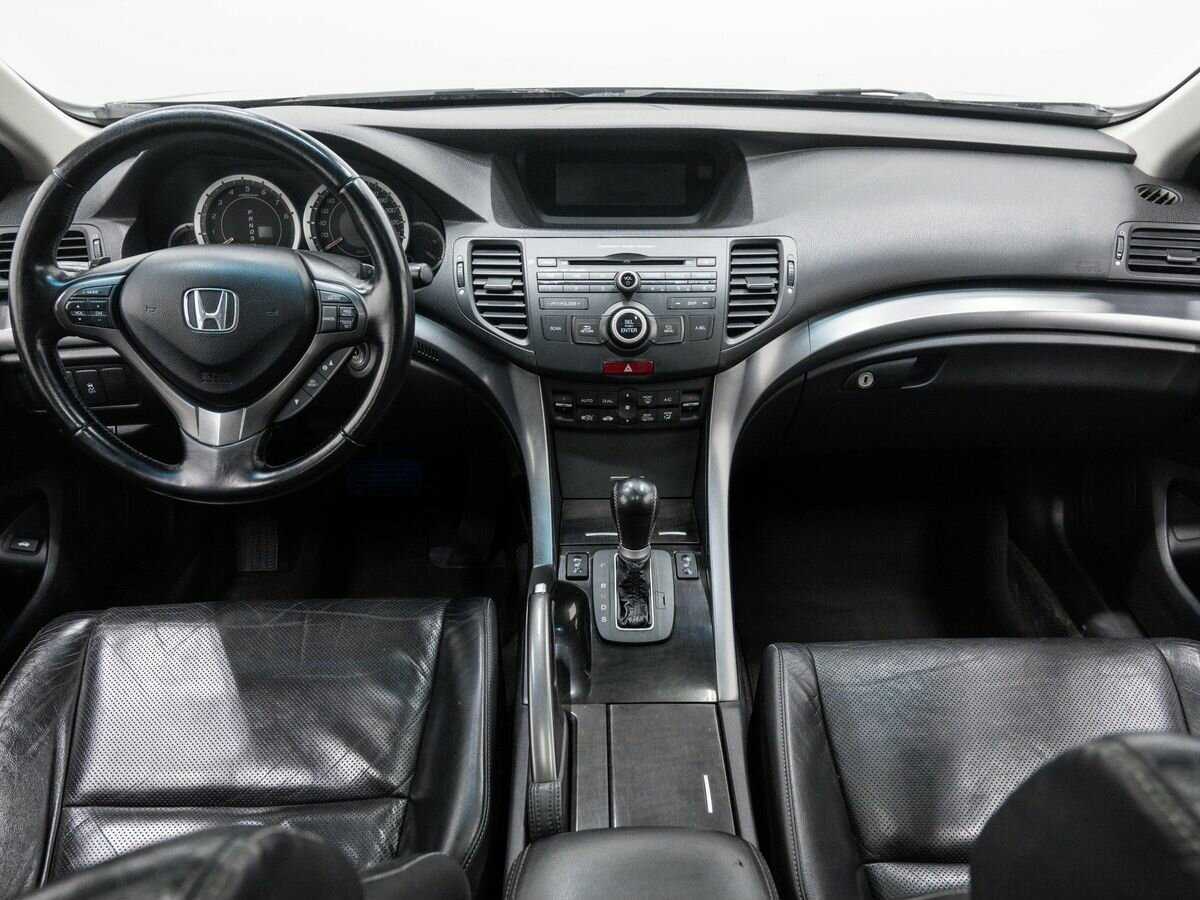Honda Accord с пробегом — 2011 год. Фото: #10
