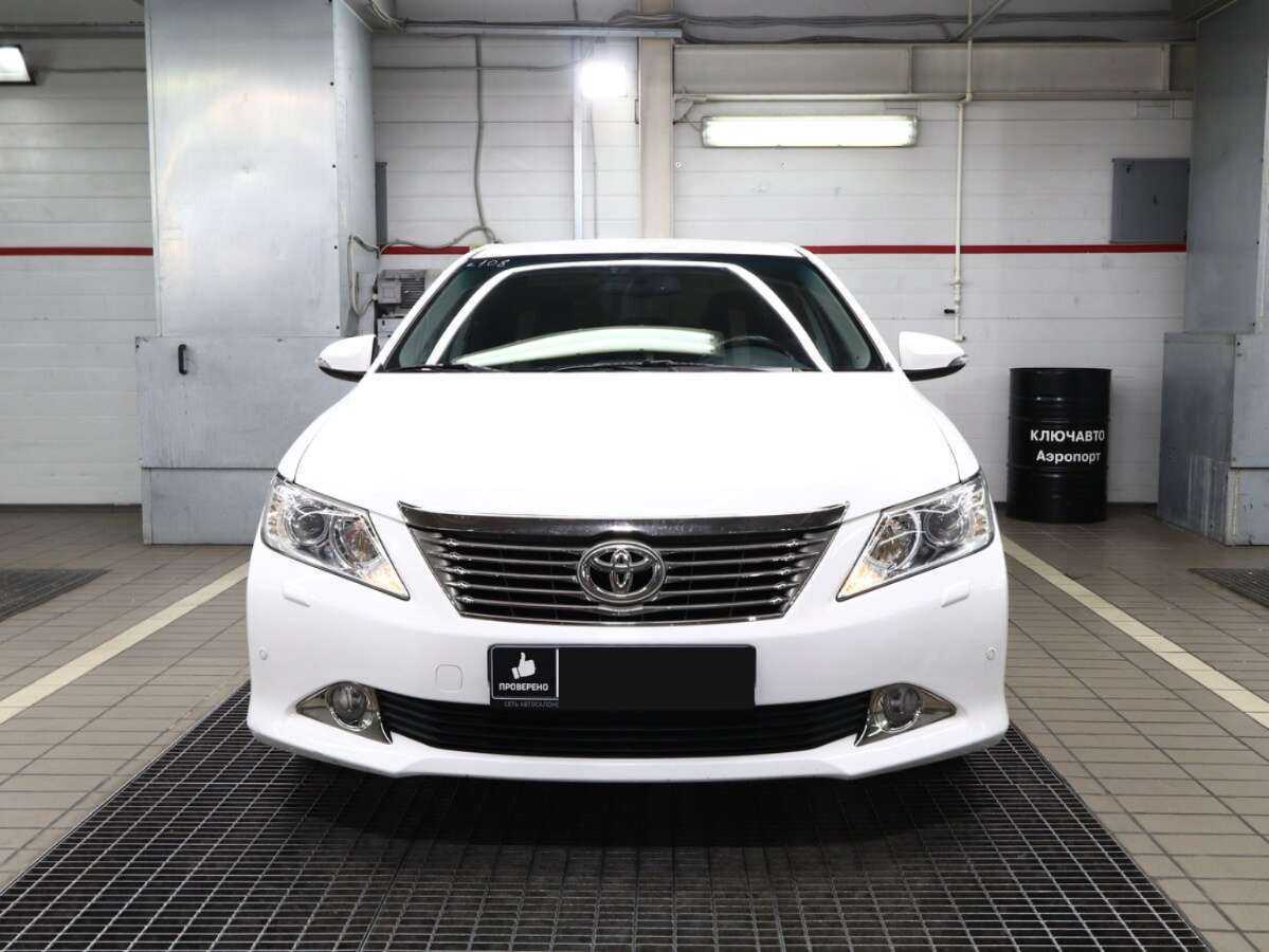Toyota Camry с пробегом — 2013 год. Фото: #2