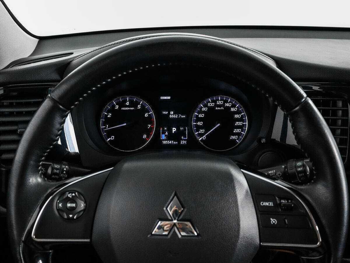 Mitsubishi Outlander с пробегом — 2018 год. Фото: #15