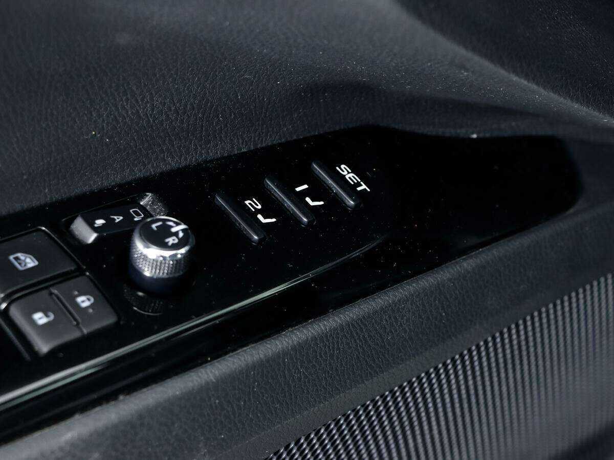 Toyota Camry с пробегом — 2019 год. Фото: #10