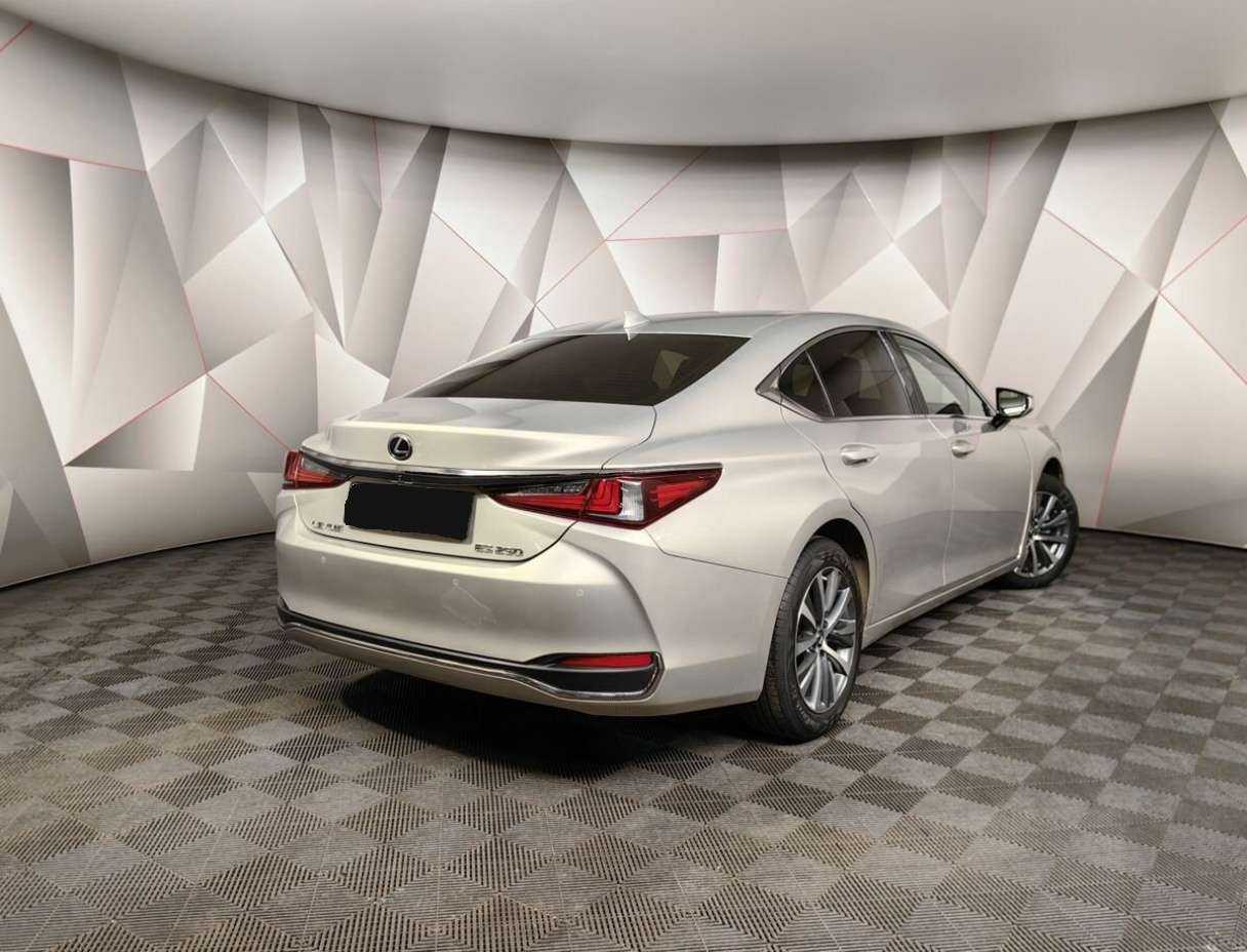 Lexus ES с пробегом — 2020 год. Фото: #1