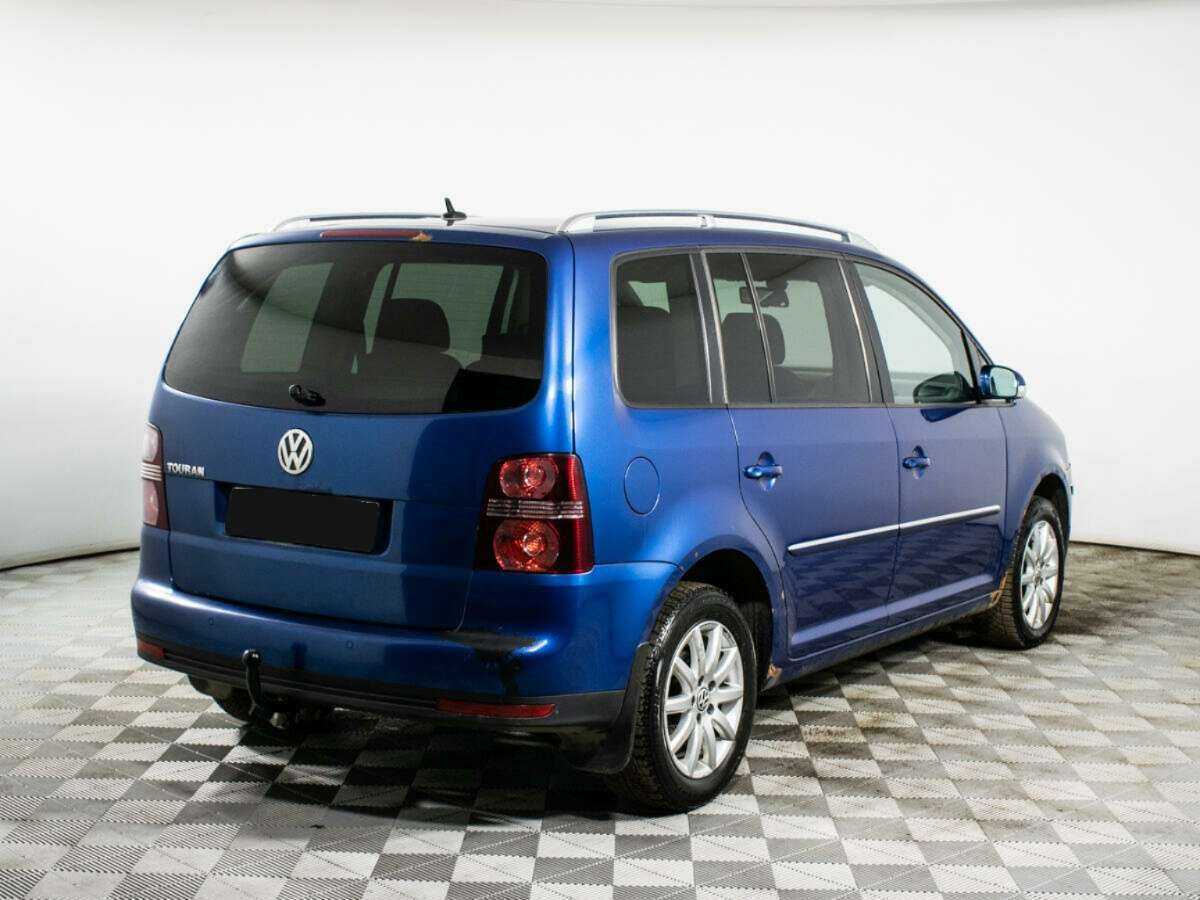 Volkswagen Touran с пробегом — 2008 год. Фото: #4