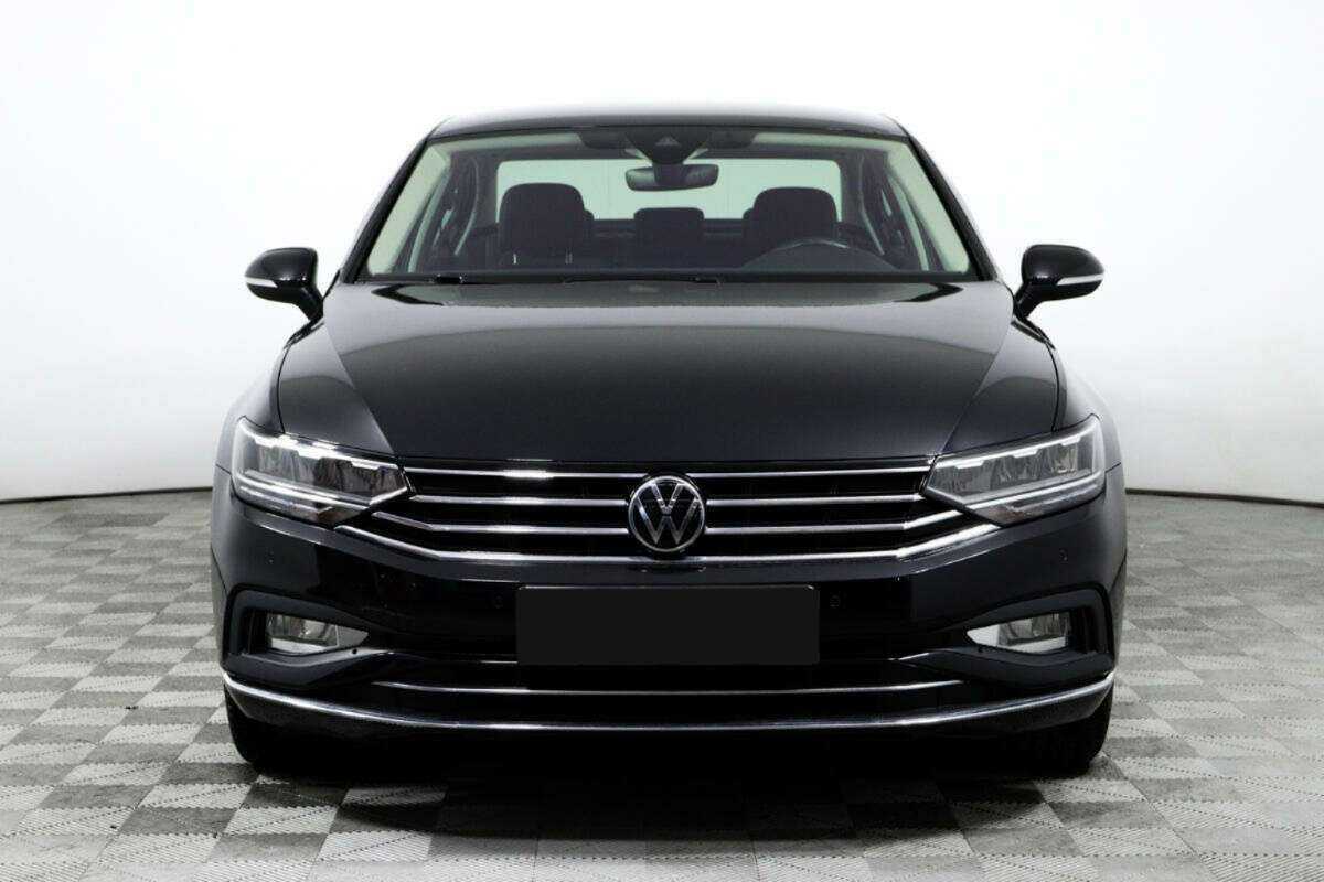 Volkswagen Passat с пробегом — 2021 год. Фото: #1