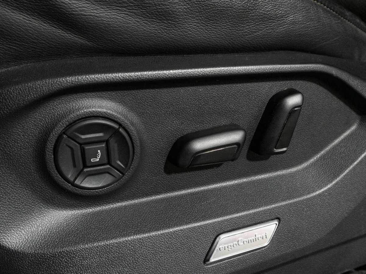 Volkswagen Touareg с пробегом — 2019 год. Фото: #19