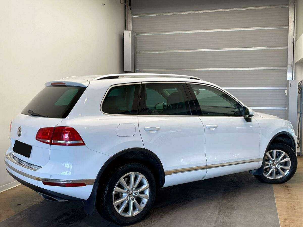 Volkswagen Touareg с пробегом — 2015 год. Фото: #3