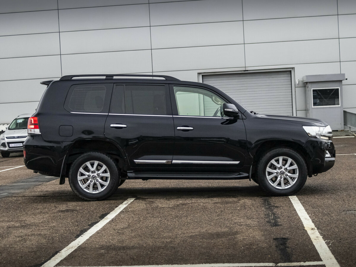 Toyota Land Cruiser с пробегом — 2016 год. Фото: #3